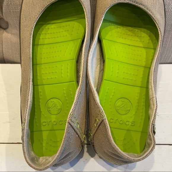Crocs Khaki & Stucco Flats Size 7 - Picture 6 of 10